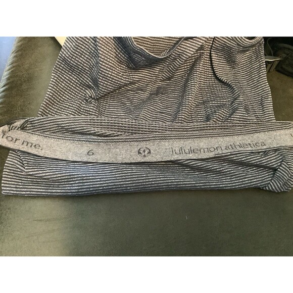 Lululemon Swiftly Tech Racerback Tank Top 2.0 Blue Stripe Size 6 - Picture 4 of 5